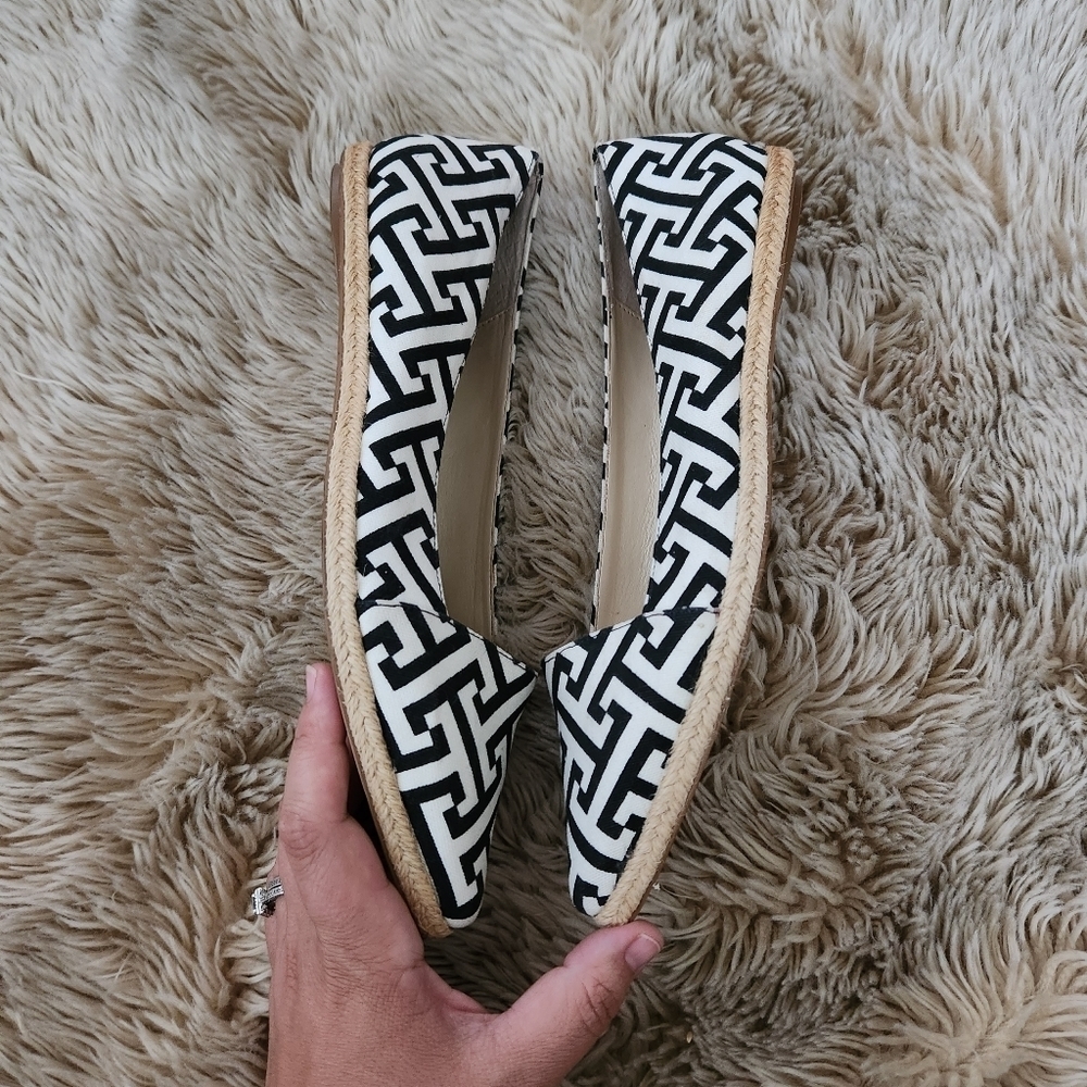 Rowen size 9.5 Black White pointed Toe Slip on Espadrille Flats Women's Shoes - Picture 3 of 4